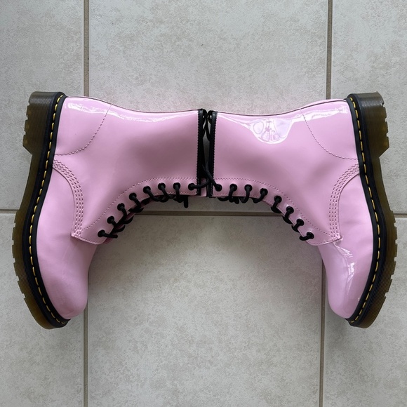 Dr Martens 1460 Pink Patent Women's Size 10 Combat Boots 26425 42EU/8UK - Picture 8 of 8